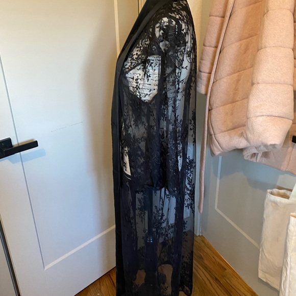 Rya Sheer Lace Robe - Picture 5 of 6